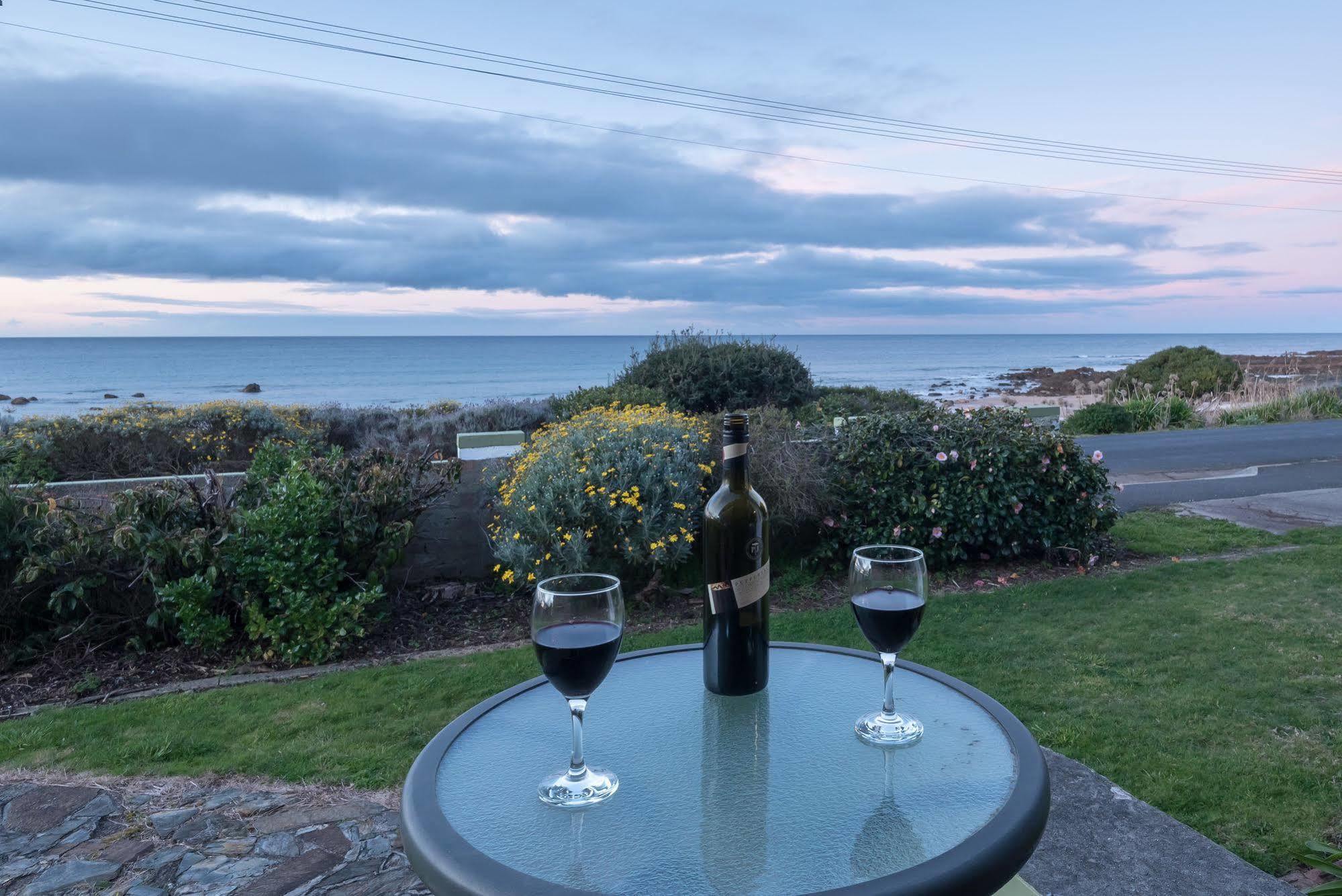 Sunrise At Penguin Villa Exterior foto